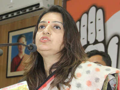 AICC spokesperson Priyanka Chaturvedi takes to twitter to slam its own party’s UP leadership