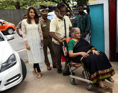 Lok Sabha elections: Voters oppose officials giving special attention to celebrities at Chennai polling station