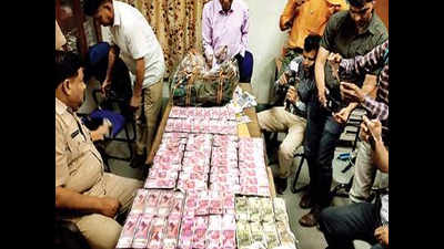 Rs 1.7 crore looted from businessman recovered, three in police net