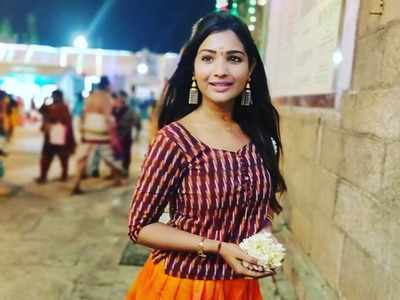 TV Actress Sharanya Turadi Sundaraj enjoys her trip to Tiruvannamalai; see pics