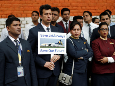 Spicejet Hires 500 Jet Airways Employees Including 100 Pilots