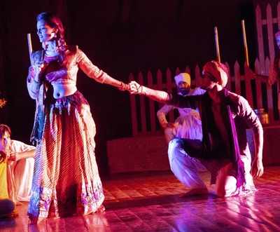 Gujarati play 'Raavto' is an entertaining tale of love and betrayal delivered with poise