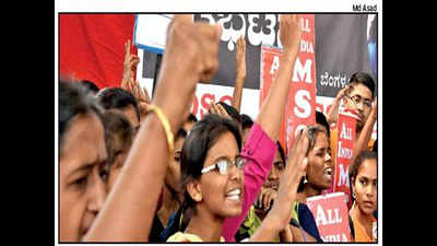 Karnataka: Students, activists seek justice for Raichur girl