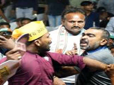 Violence erupts at Hardik Patel’s rally in Nikol