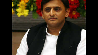 In a first, Akhilesh blames Shivpal for scripting his expulsion from SP