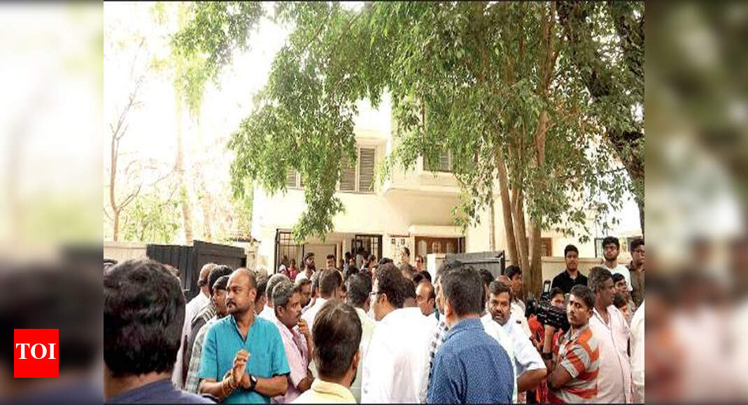 Ranganna was active in politics, but a cricket aficionado too, says ...