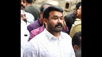 Mohanlal casts his vote