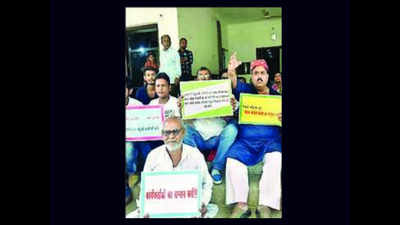 Anti-Shatrughan protest at Bihar Congress HQ