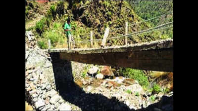 Villagers demand immediate repair of bridges on Munsyari-Milam route