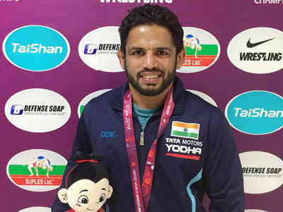 Indian wrestlers bag five medals but no gold on 2nd day in Asian Championships