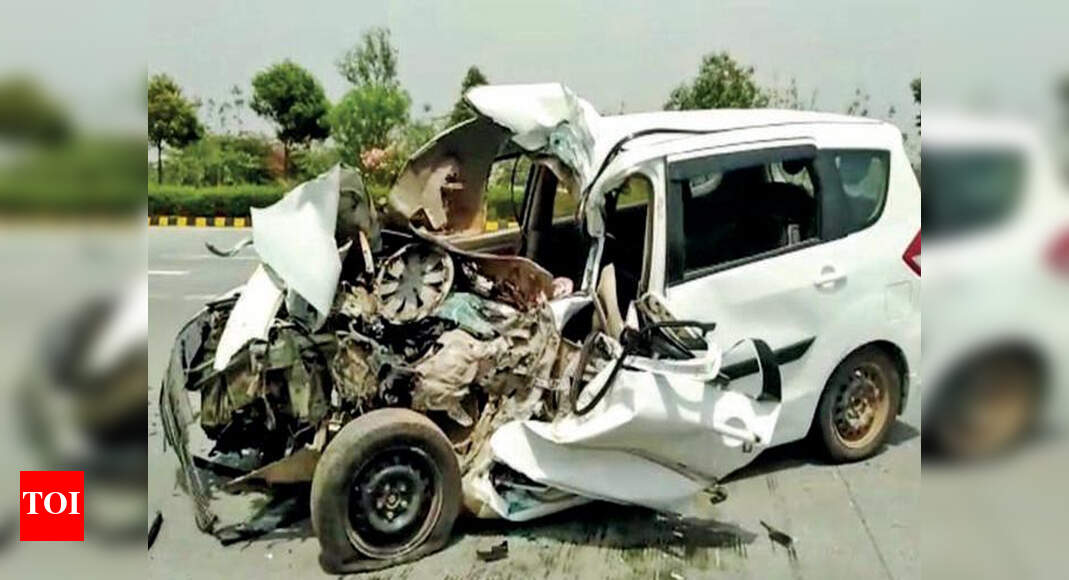40-year-old cancer patient killed in car crash on expressway | Noida