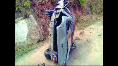 Three killed, one injured after car falls into gorge in Pauri