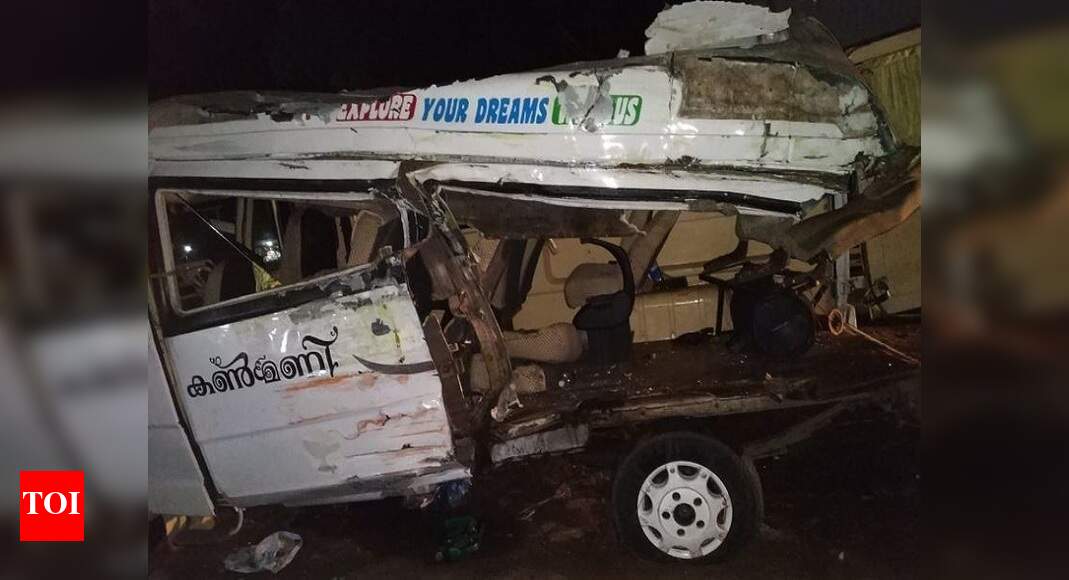Kerala: 3 killed in road accident in Alappuzha | Kochi News - Times of ...