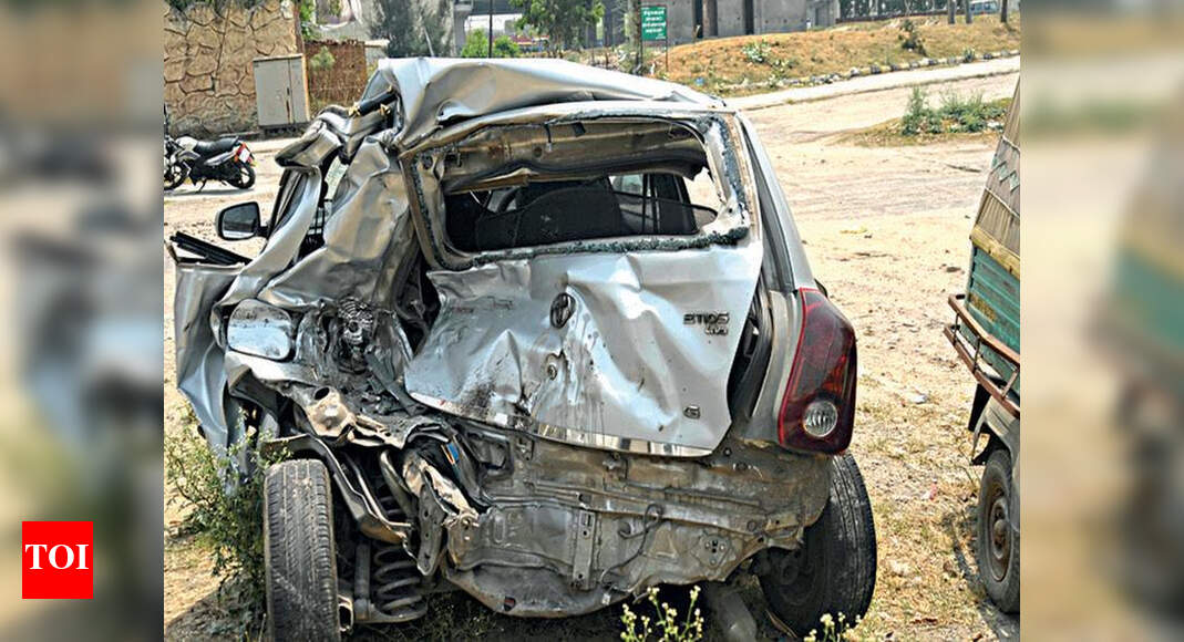 Two friends returning from party die as truck rams car | Ghaziabad News ...