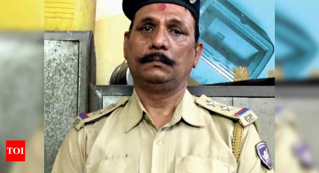 Fake cop arrested from Udhna | Surat News - Times of India