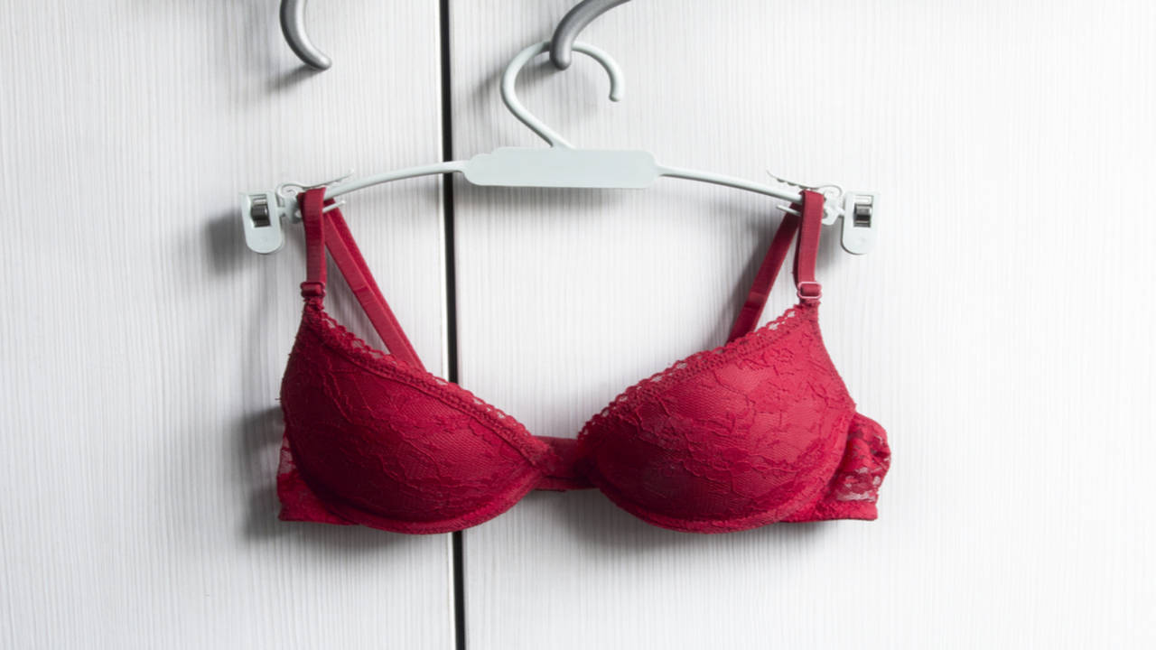 8 Dangerous Consequences of Wearing the Wrong Bra Size - Mouths of Mums