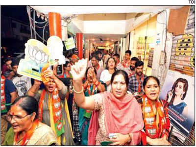 Saffron party asks dissidents to unite in Modi’s name