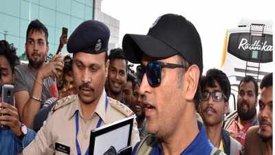 MS Dhoni approaches SC to get possession of Noida flat
