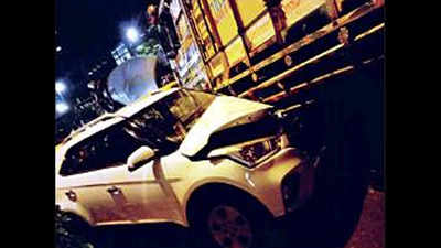 Delhi-based realtor, driver killed as truck crashes into cars