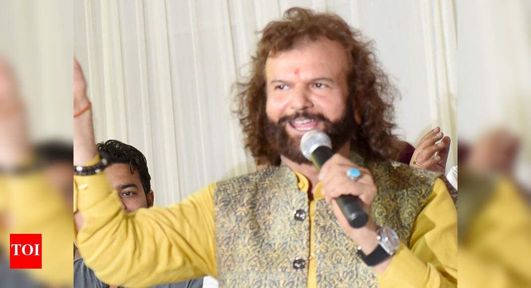 In new jig, Hans Raj Hans waxes eloquent about PM Modi - The Times of India