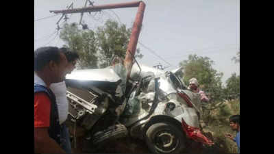 UP: Three post-graduate students of private university killed in road accident in Firozabad district