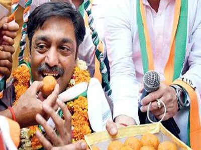 Worth his weight in laddoos? He banks on custom to tilt scales