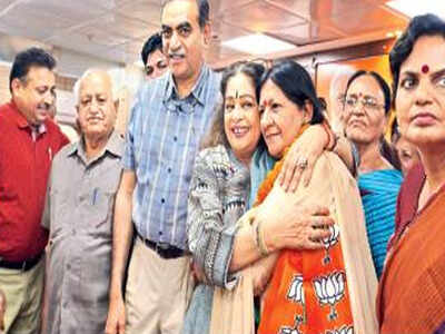 Chandigarh: Congress leaders Poonam Sharma, Subhash Sharma switch to BJP