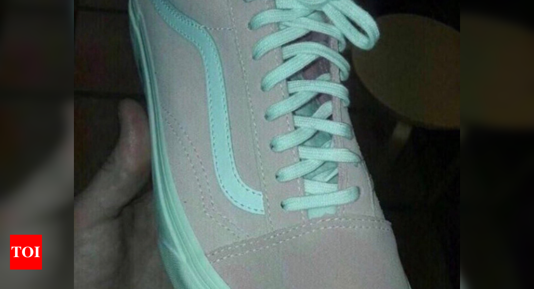 Is this shoe pink or grey? What you see tells something interesting ...