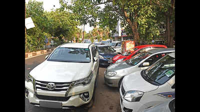 To free up Karol Bagh, corporation hikes on-street parking rates