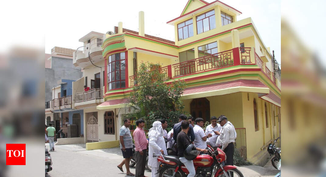 13 CCTV cameras covered each section of twostorey house Meerut News