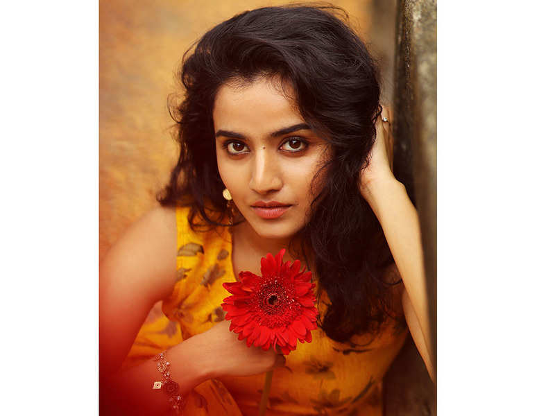 Ishq I Sign A Film Only When It Moves Me Ann Sheetal Malayalam Movie News Times Of India