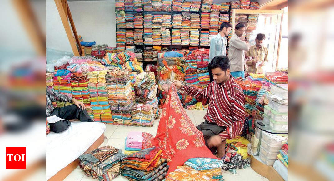 Textile traders get bulk sari orders from political parties | Surat ...