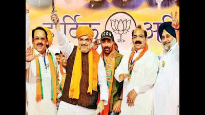 Amit Shah pitches for Sunny Deol with Vinod Khanna’s ‘incomplete dreams’