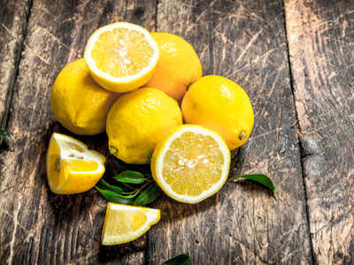 Here's how lemon helps in removing skin tanning