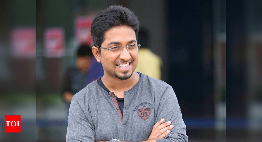 Vineeth Sreenivasan And Manoharam Team Wrap Up Shoot | Malayalam Movie ...