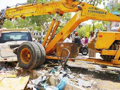 Sunday shoppers run for their lives as mobile crane runs amok near SR Nagar PS
