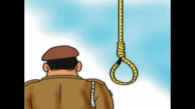 Kolkata: Women found hanging, cops sniff suicide