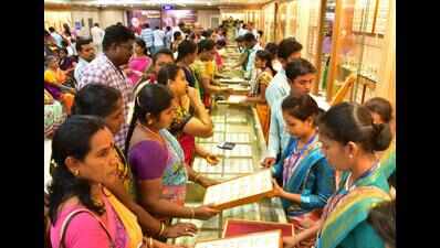 On Akshaya Tritiya, citizens throng jewellery stores in city