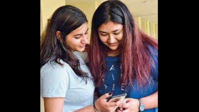 Kolkata: 400/400! two ISC toppers make history with perfect score