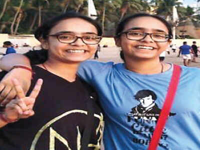 Twin Study Raises Doubts About >> Identical Twins Score Identical 98 8 Mumbai News Times Of India Twin Study Raises Doubts About >> Identical Twins Score Identical 98 8 Mumbai News Times Of India
