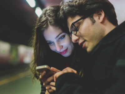 Does social media affect the relationships of men and women differently?