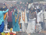 Sadhus hold roadshow in support of Digvijaya Singh