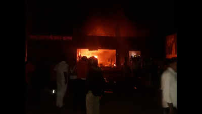 5 dead in blaze at Pune cloth godown
