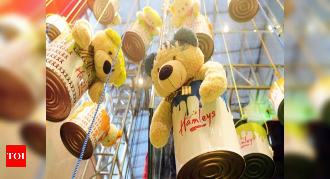 giant hamleys bear