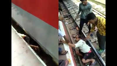 Mumbai: Lucky escape for daredevil commuter at Andheri station