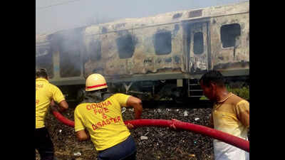 Bhubaneswar: Rajdhani Express catches fire in Odisha's Balasore; passengers safe