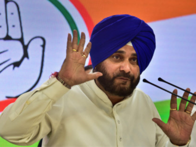 A day after EC notice, Sidhu continues attack on PM
