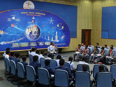 2-week guided tour of students to Isro centres starts from Monday