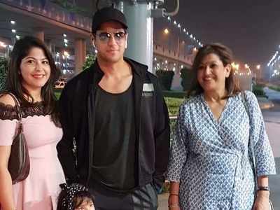 Sidharth Malhotra flies down from Chandigarh to Delhi to exercise his right to vote
