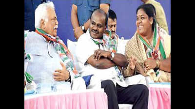 Congress upset as HD Deve Gowda, HDK fail to censure Karnataka JD(S) president
